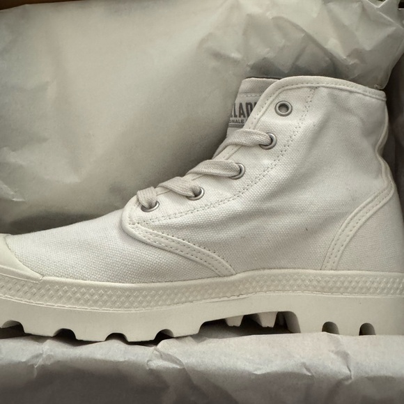 Palladium White Pampa HI Canvas High-Top - Picture 3 of 4